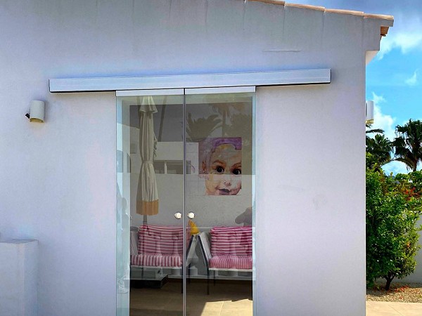 Cerramiento corredero en Moraira