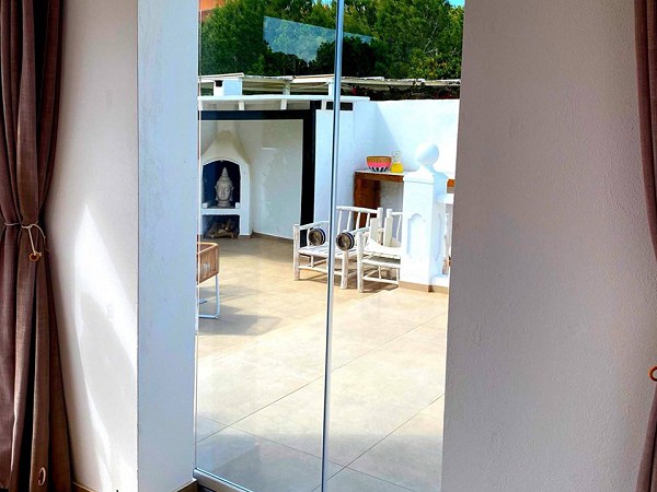 Cerramiento corredero en Moraira