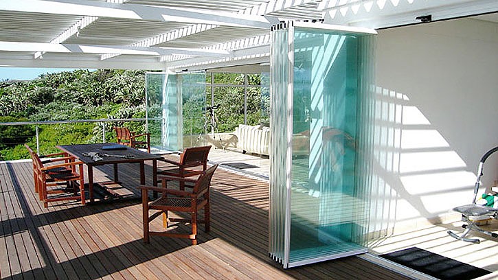 Frameless glass curtains